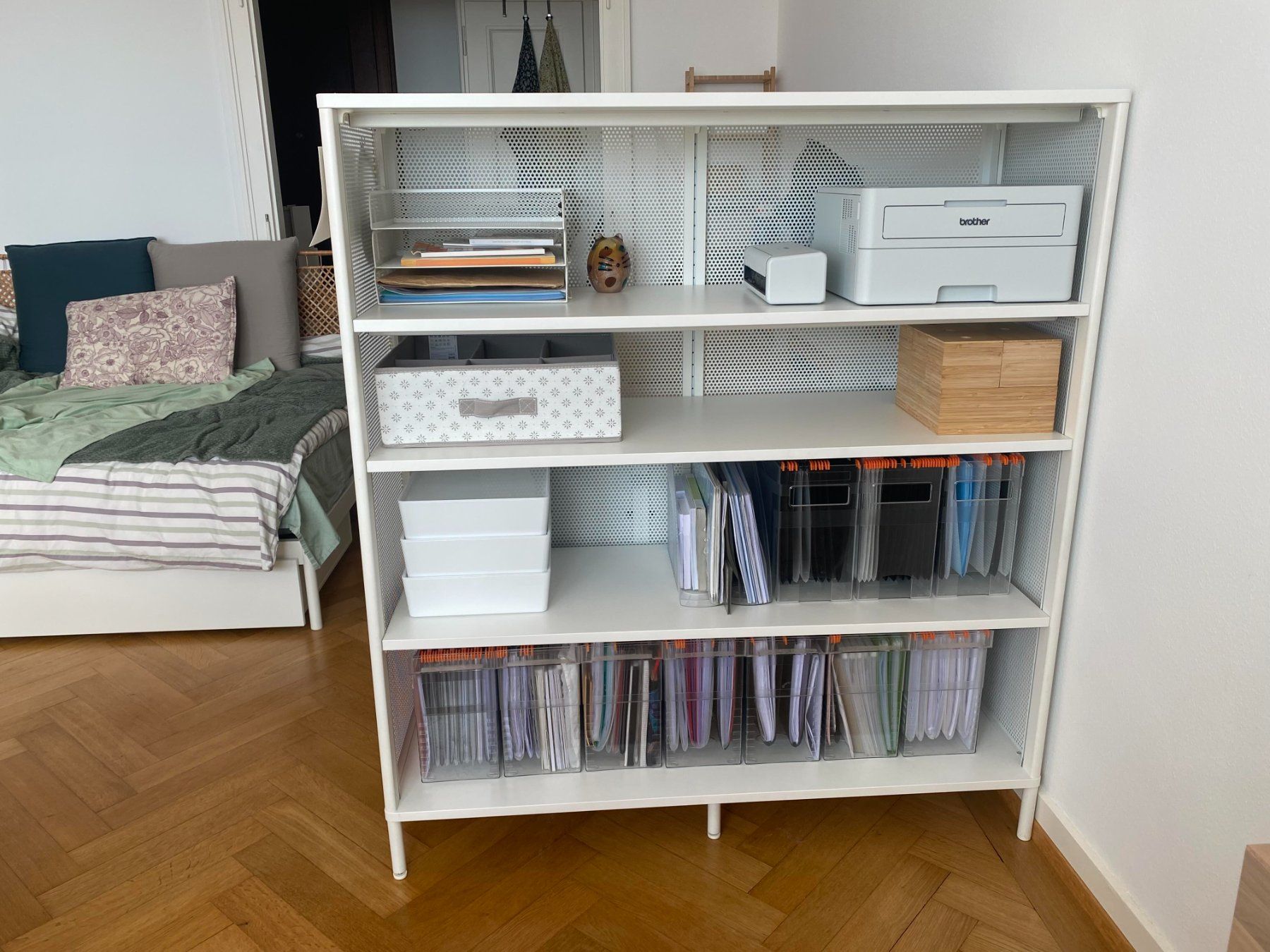 Ikea Scaffali: Etagère Ikea Bekant – Usato da Lausanne venduto da zwa_bmv6 1