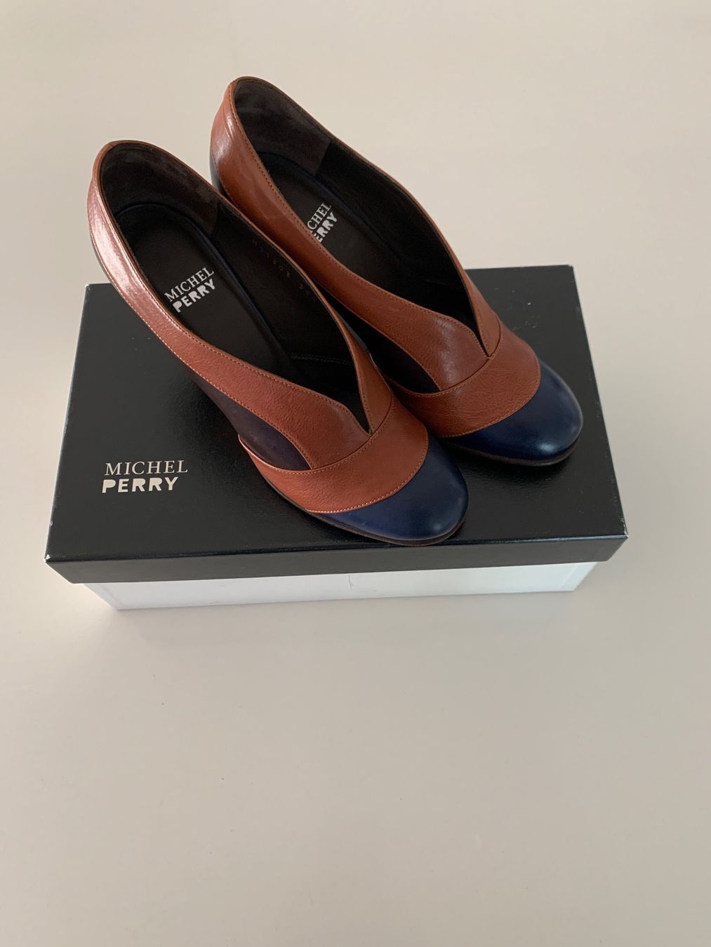 Damenschuhe: MICHEL PERRY escarpins 35,5 – Gebraucht aus Morges von Imade1 1