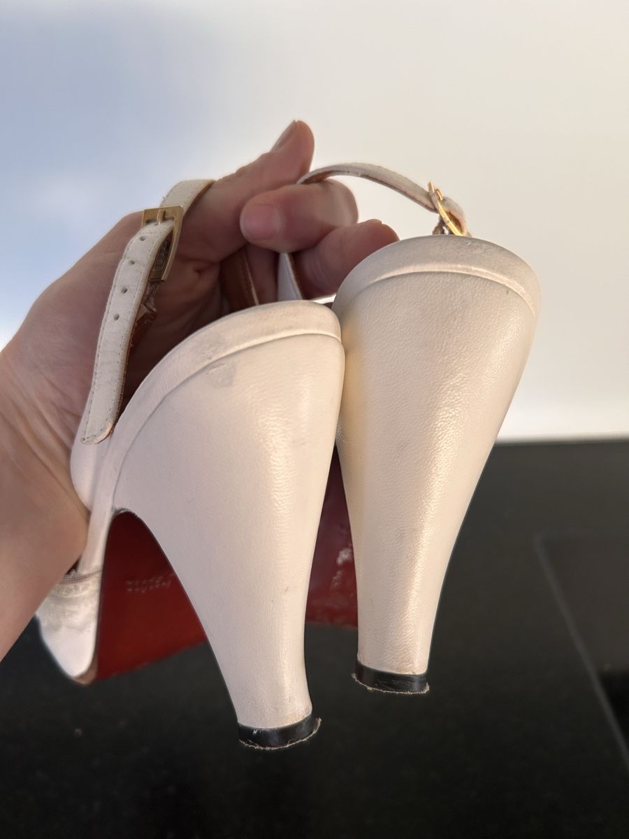Chie Mihara Scarpe da donna: Chie Mihara elegante beige Sandalen Pumps Gr. 38 – Usato da St. Gallen venduto da jojan 6