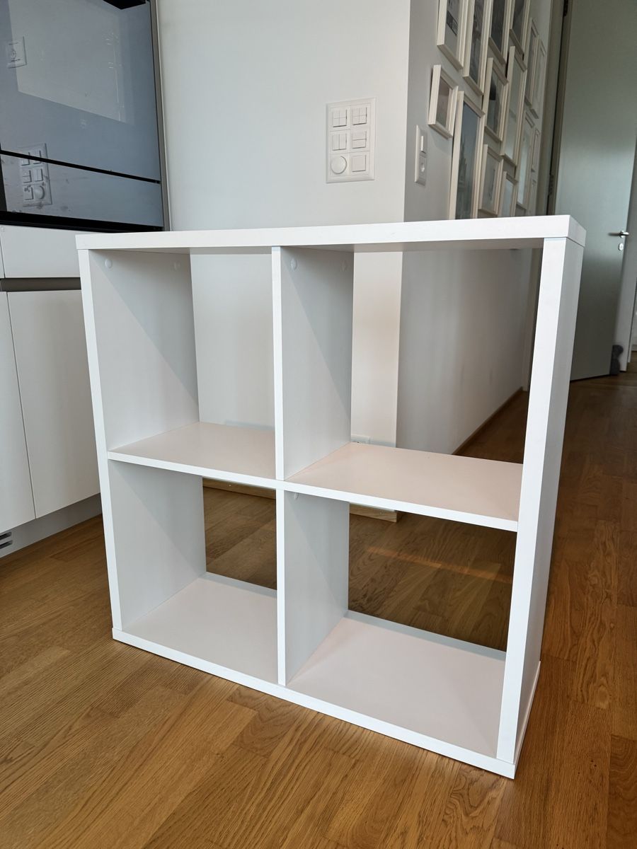 Regale: Regal weiss 4 Faecher mit Gebrauchsspuren – Gebraucht aus Zürich von nalan89