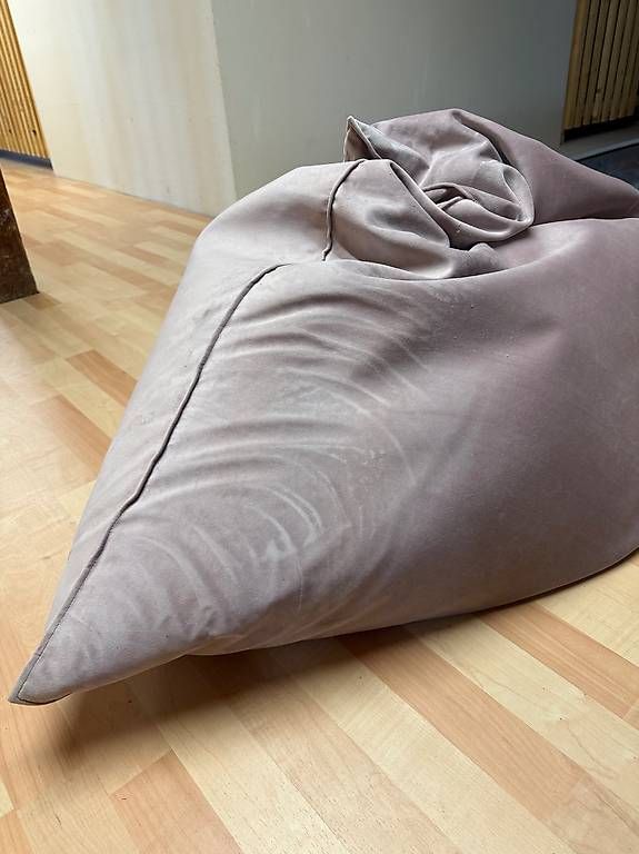 Poltrone: Lounge Pug Sitzsack Indoor – Usato da Zürich venduto da ali_j58x 1