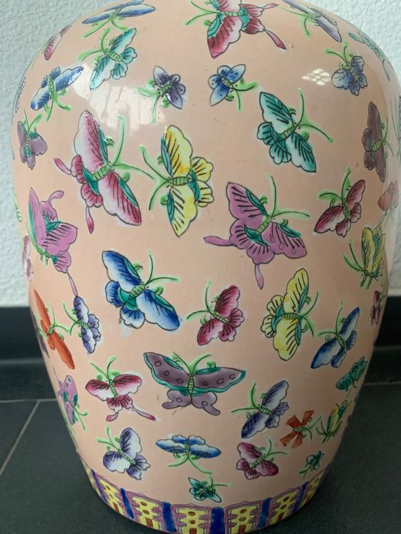 Grosse Vintage China Vase mit Deckel, Schmetterlings Design 3