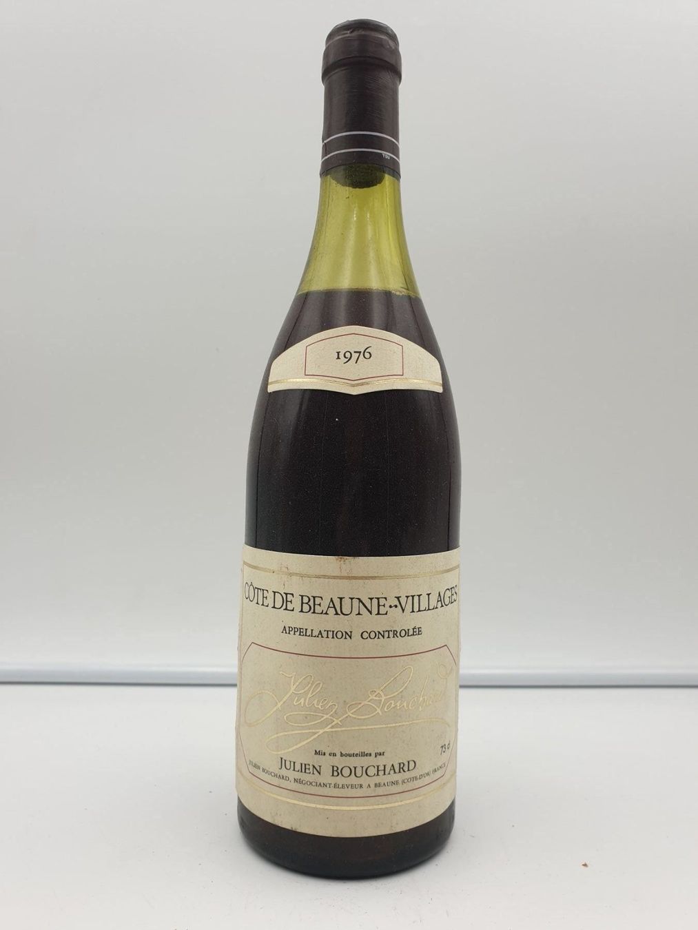 Vino: 1976 Cote-de-Beaune-Villages J.Bouchard – Nuovo (secondo la descrizione) da Dübendorf venduto da Gastrovin