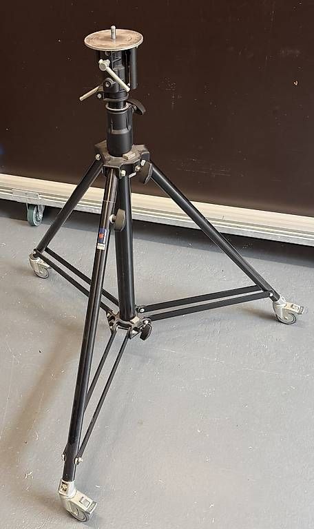 Stative & Köpfe: Manfrotto Stativ 070BU mit Rollen – Gebraucht aus Rüti ZH von Philippek