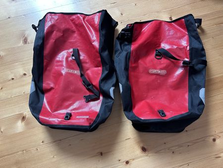 Ortlieb Fahrradtaschen Back Roller Classic Rot/Schwarz Paar