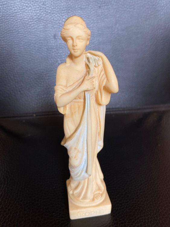 Statue alabaster 3