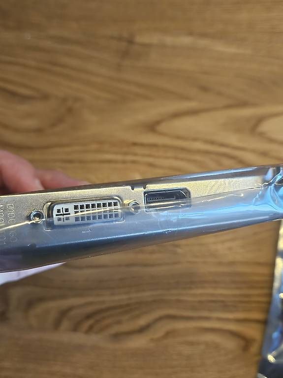 Nvidia Schede grafiche: NVIDIA Quadro K420 2GB Grafikkarte mit Adapter – Usato da Worb venduto da MisterSunshine 2