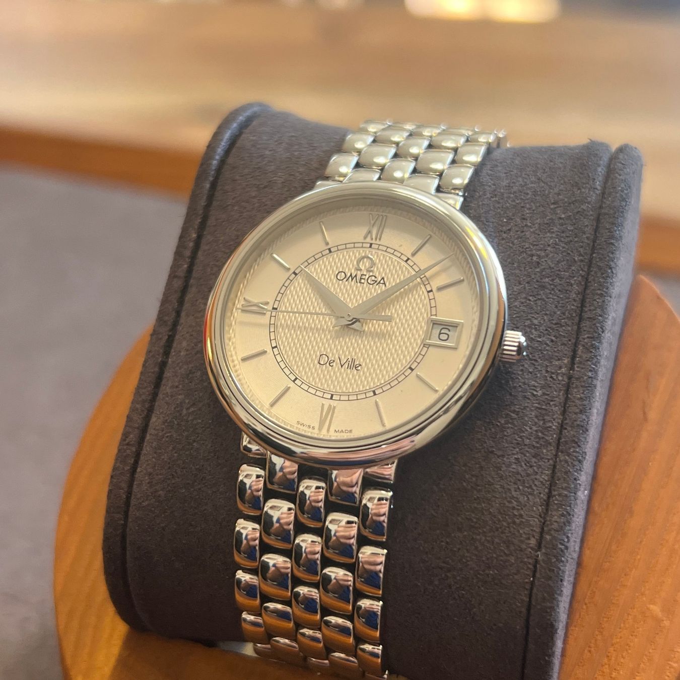 Omega Uhren: Omega De ville Silver Dial Quartz 396.2532 – Gebraucht aus Carouge GE von Watchaser 2