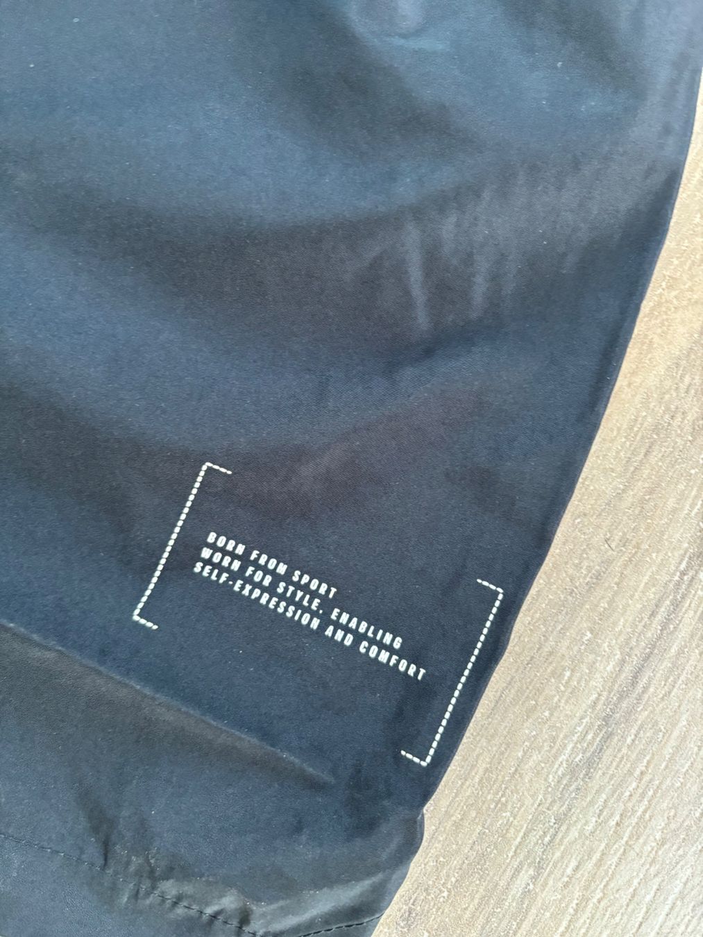 Adidas Pantaloni: L_adidas_NEU_LP 55 sfr – Nuovo e nell'imballaggio originale da Versegeres venduto da kista 7