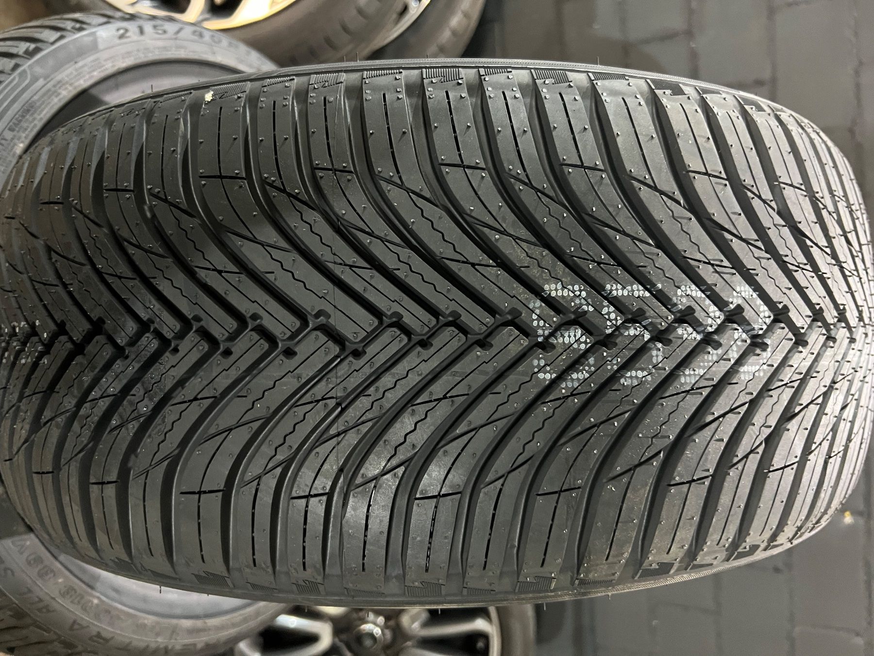 Toyota Pneumatici & Ruote complete: Toyota Prius Alufelgen – Usato da freienbach venduto da gatuzo 5