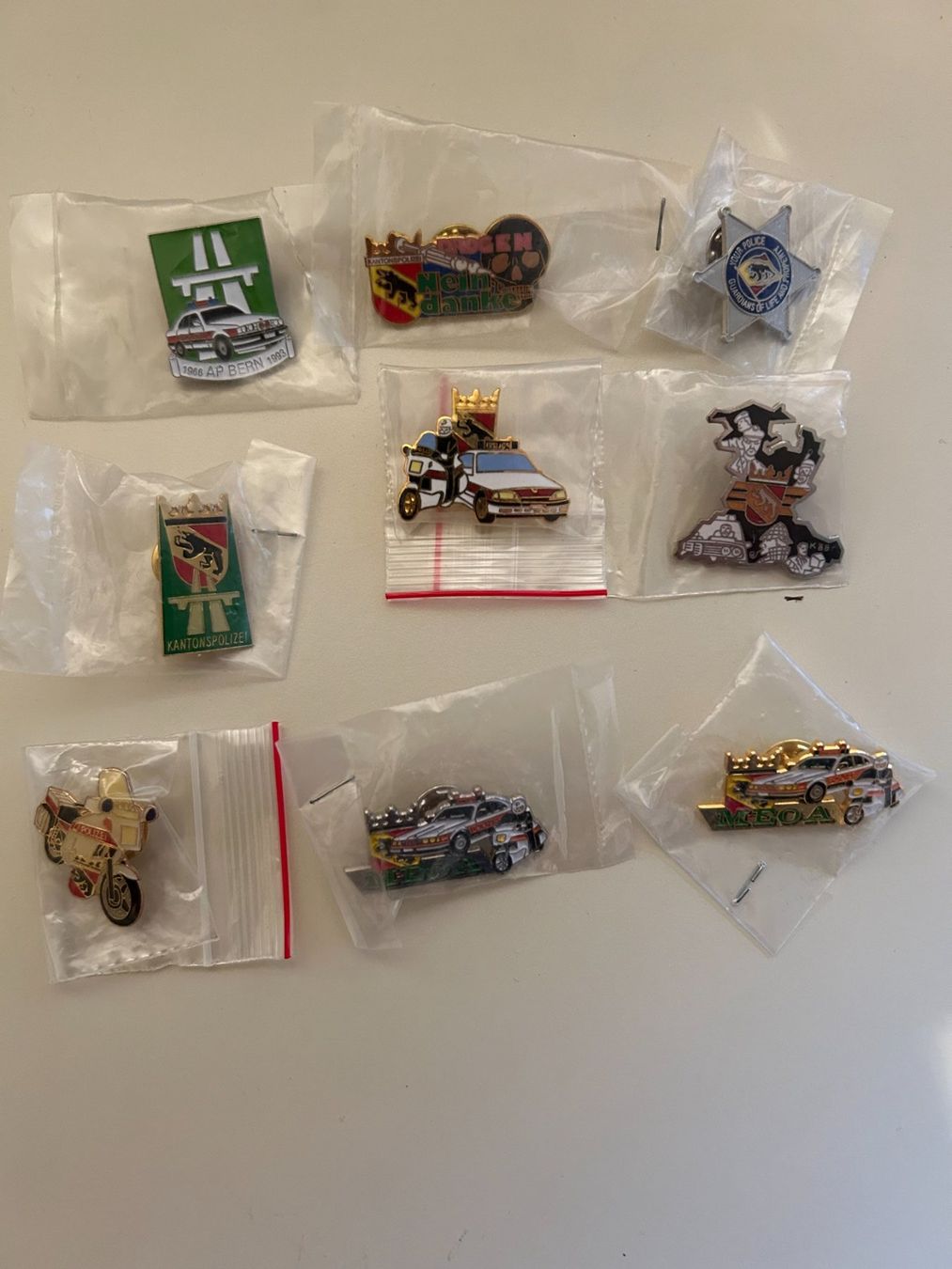 Placchette & Badge: Kapo Bern 9 Stk. Pins – Usato da Schaan venduto da Auring61