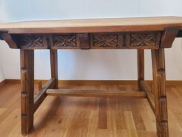 Das gewisse Etwas !? Sehr schöner Holztisch 140 x 80 cm