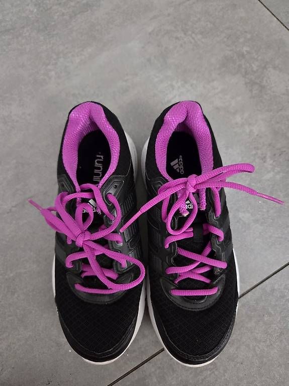 Scarpe da donna: Scarpe Adidas donna  – Usato da Bellinzona venduto da lus_lyb5