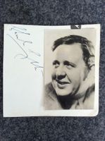 Charles Laughton, Originalautogramm auf s/w Foto