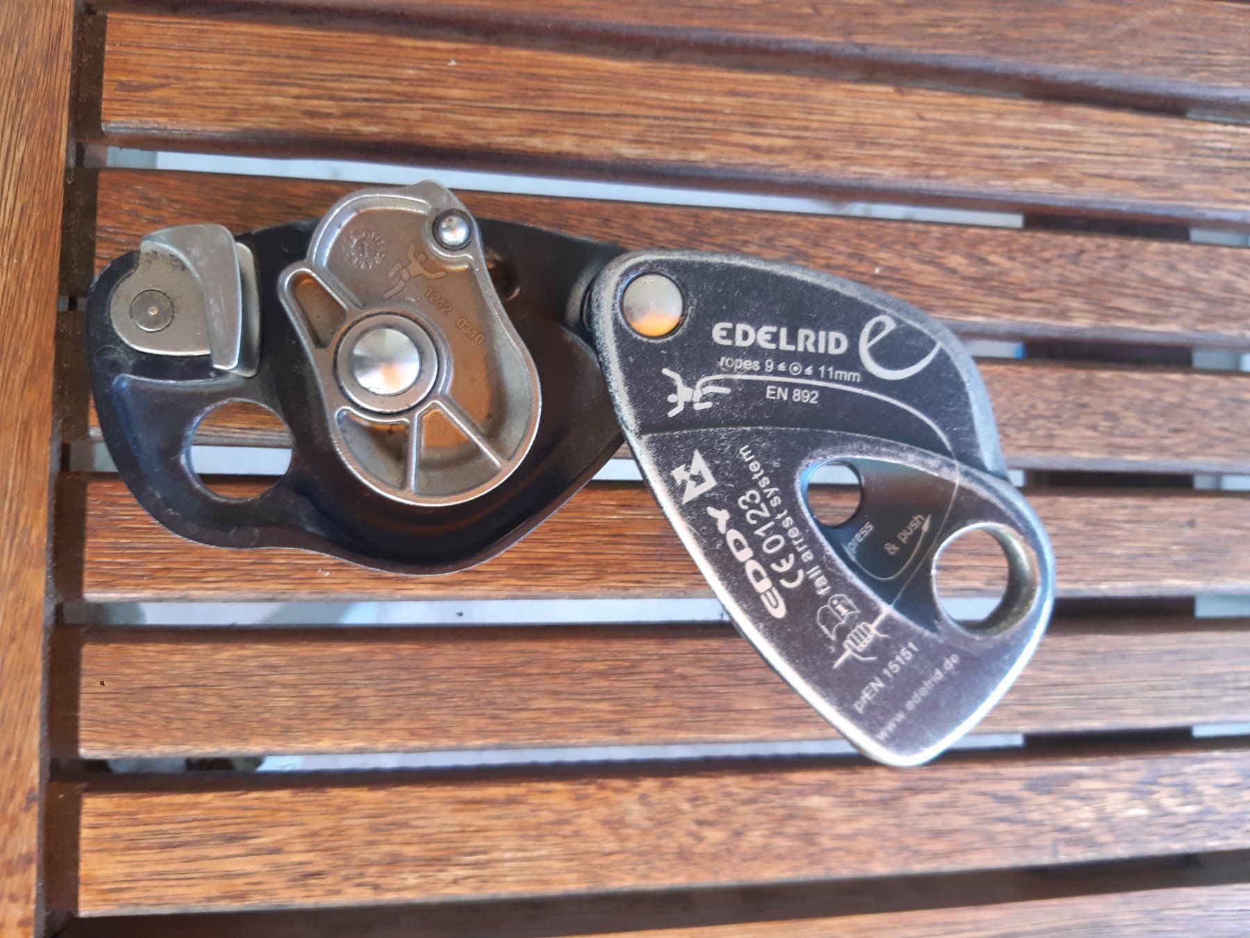 Murs & prises d'escalade: EDELRID EDDY Abseilgerät – D'occasion à Buchs SG par cla_d7gp 1