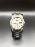 Seiko Sapphire Titanium Day-Date • 7N43-0A90