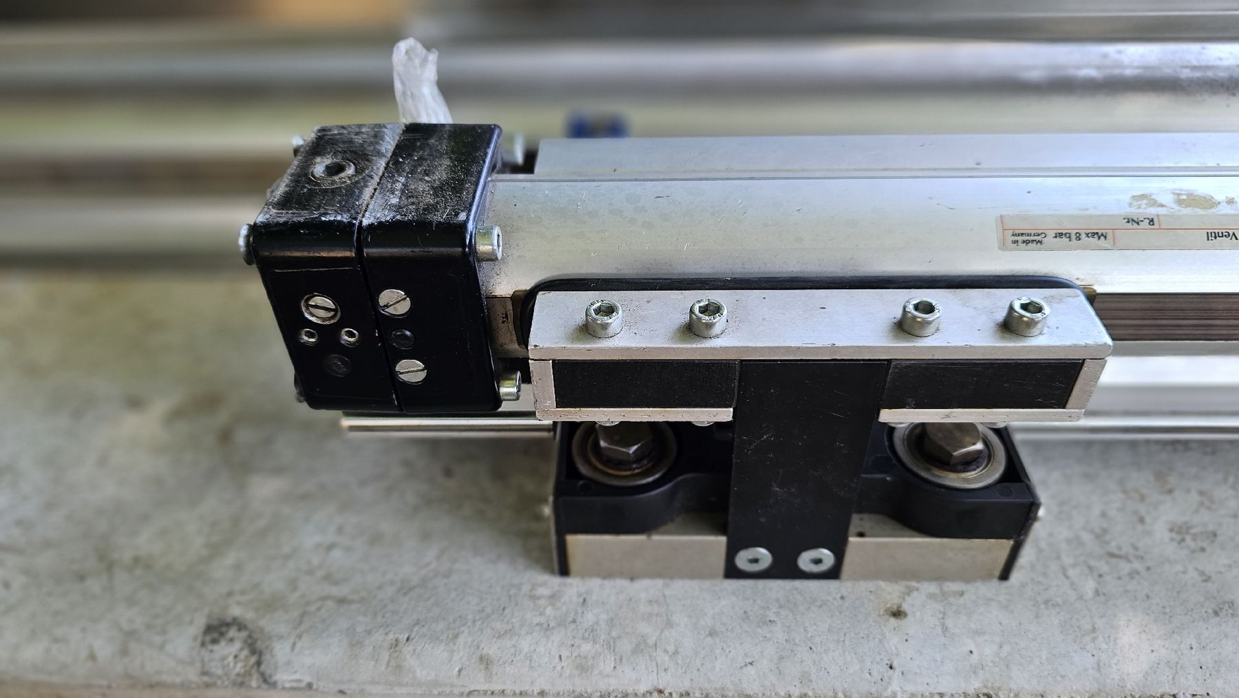 Alle Werkzeuge: Linear Antriebe Pneumatisch – Gebraucht aus Oberdiessbach von 56292 2