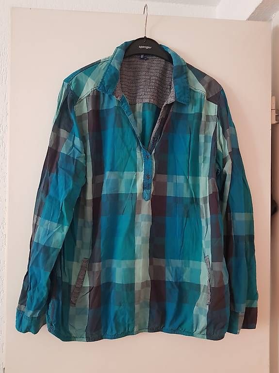 Lots de vêtements: Paket gr.L – D'occasion à Basel par raf_5kd6 2