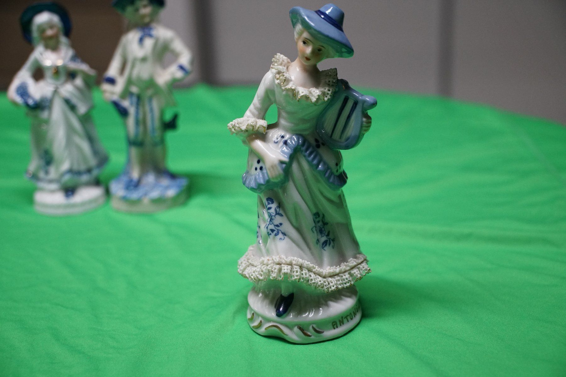 Statuette: Wunderschöne Porzellanfigur – Usato da Kollbrunn venduto da Austin1969 1