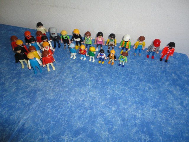 Playmobil Giocattoli: PLAYMOBIL 28 FIGUREN – Usato da Teufen AR venduto da Donschabl 5