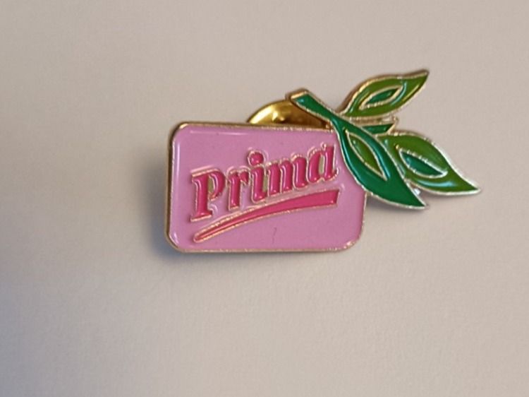 Placchette & Badge: Pin Prima - Box 25 – Usato da Köniz venduto da Pinscollect