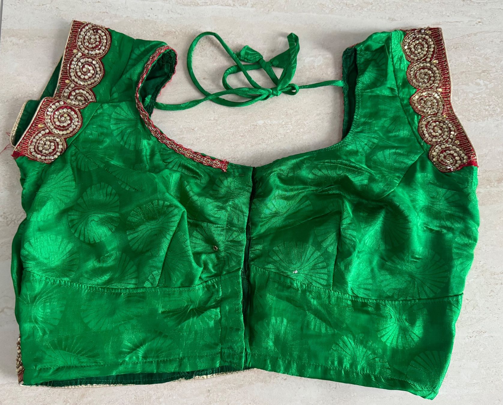 Robes: Saree grün mit Steinen – Neuf (Voir description) à Wichtrach par Alyasahana 1