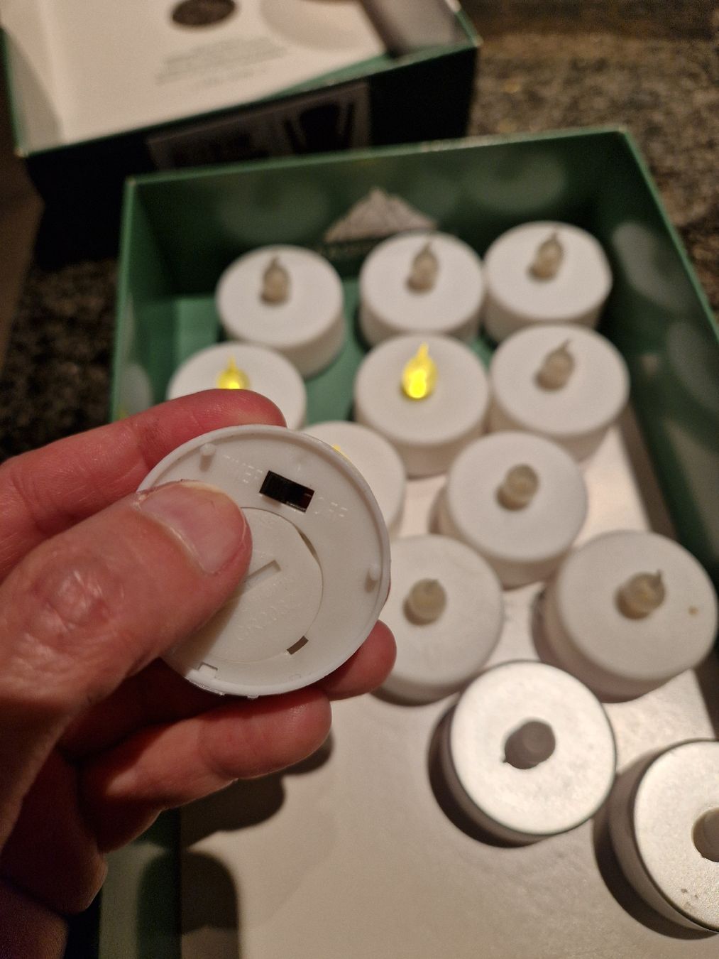 Bougies: 14 elektronische Teelichter mit Timerfunktion – D'occasion à Niederrohrdorf par Miripfiri 2