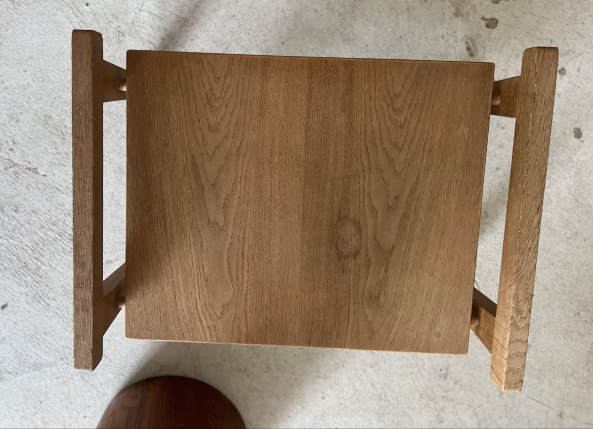 Getama Sgabelli: Hans J. Wegner Getama Hocker / Beistelltisch – Usato da Zürich venduto da NILSXOS 3