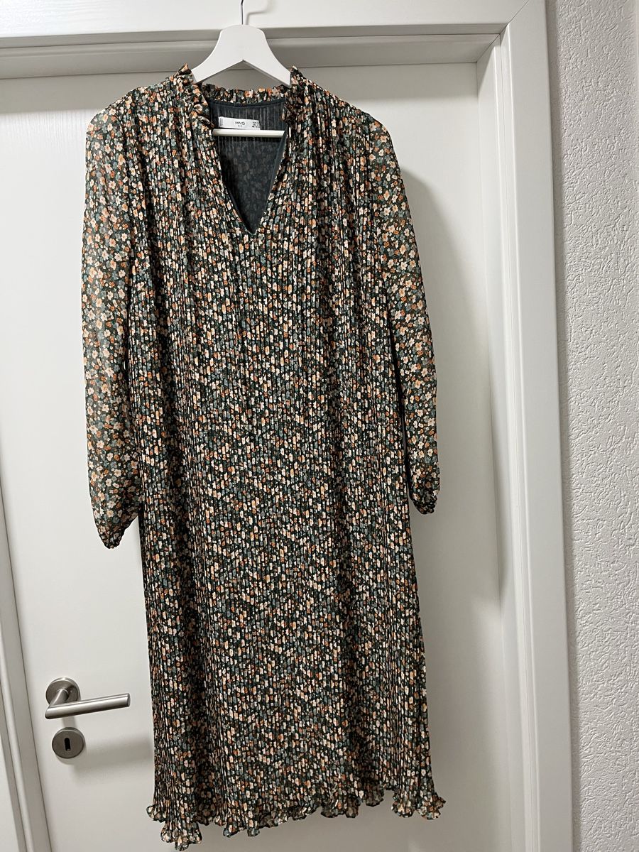 Mango Vestiti: Robe Mango fleurie plissée – Usato da Hauterive NE venduto da Lipal