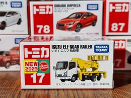 Tomica #17 Izuzu Elf Road trailer