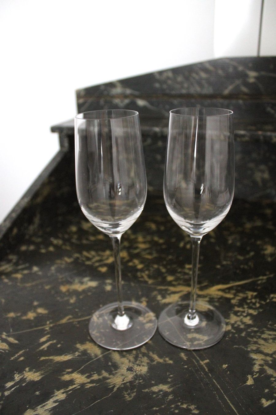 Verres: 2 Stielgläser – D'occasion à Locarno par fripui