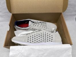 Sneaker grigie modello traforato nuove 46