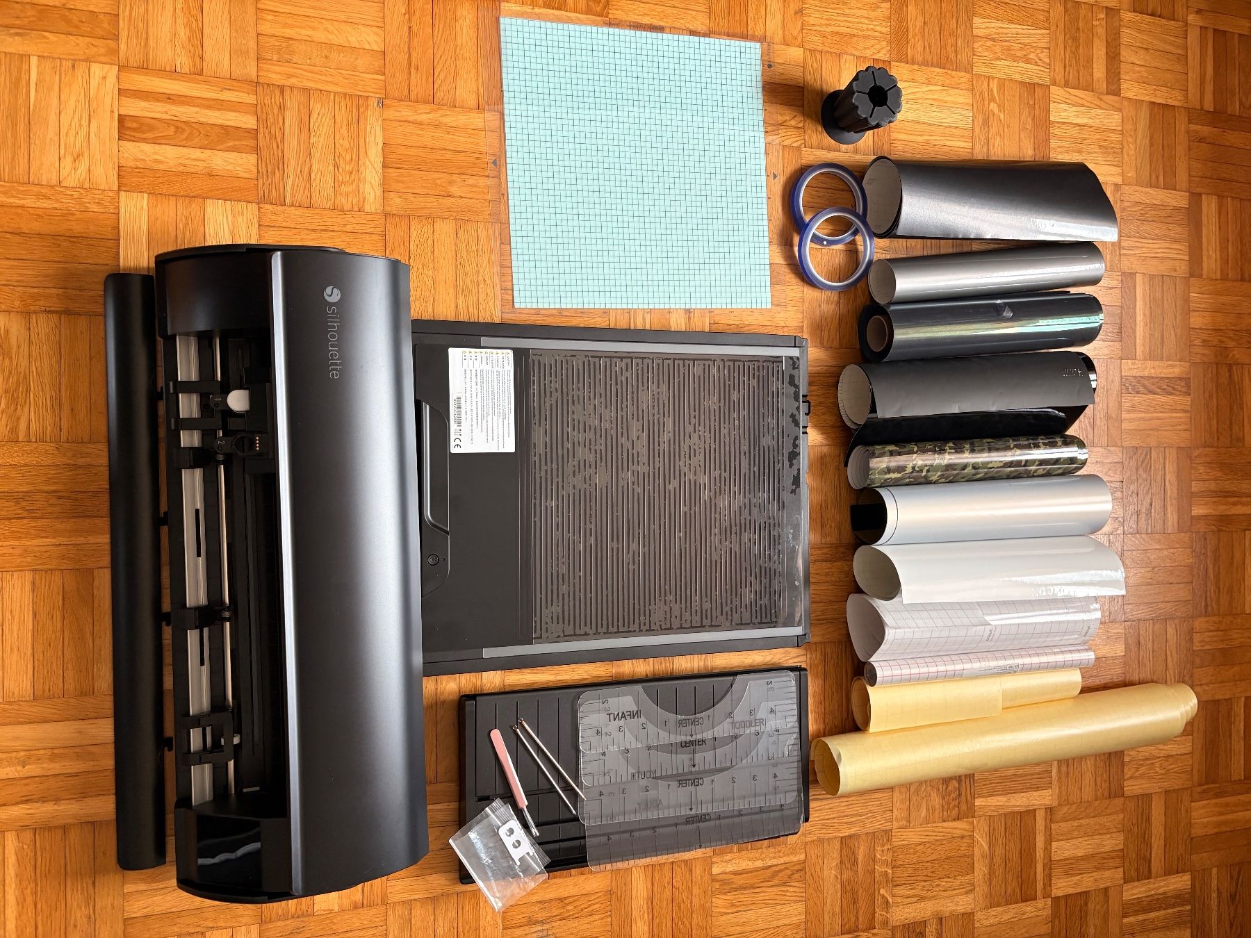 Silhouette Kit bricolage: Silhouette Schneideplotter mit Zubehör, Top Zustand! – Usato da Rapperswil SG venduto da reb_6fhl