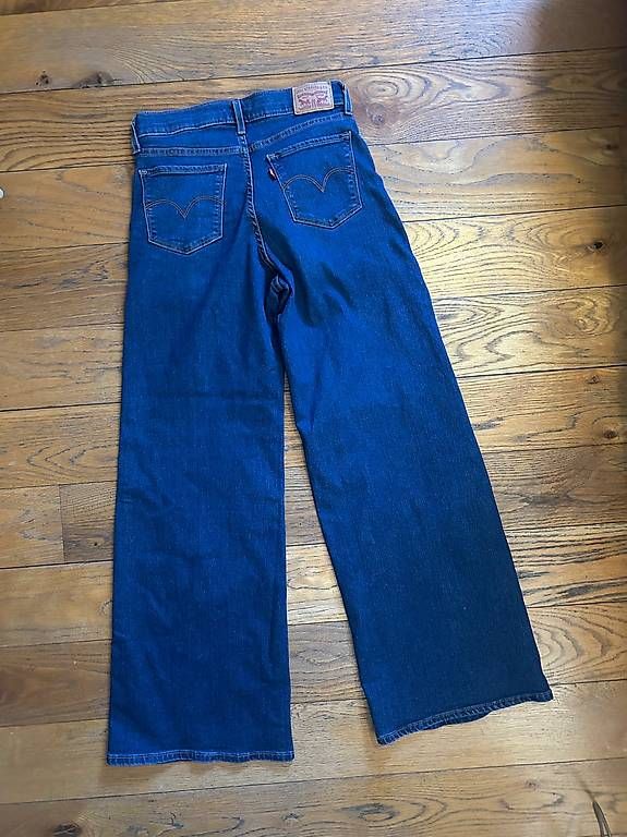 Levi's Jeans: Jean Levis taille 27 – Gebraucht aus Hermance von joe_td6n 3
