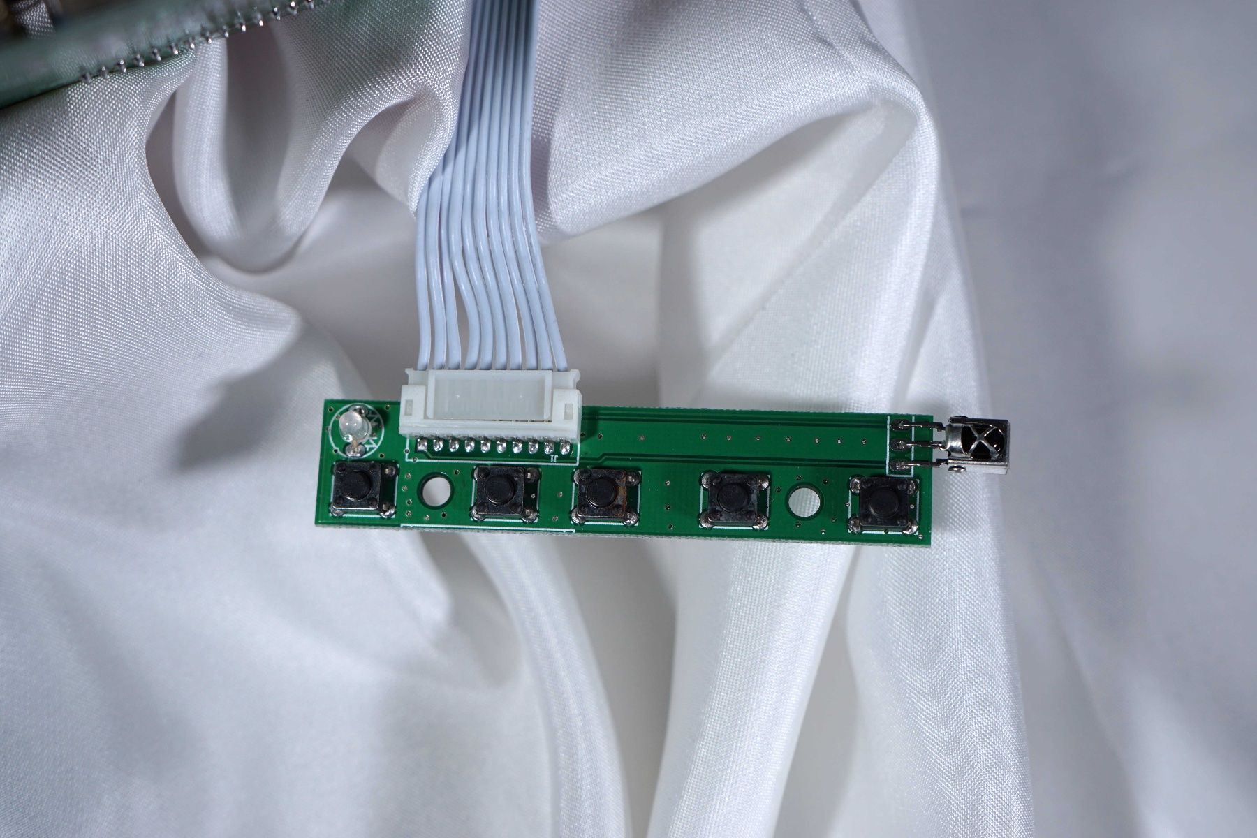 PC: Raspberry Pi 3 Mod. B mit Bildschirm-Set – Nuovo (secondo la descrizione) da St. Gallen venduto da Acer0110 4