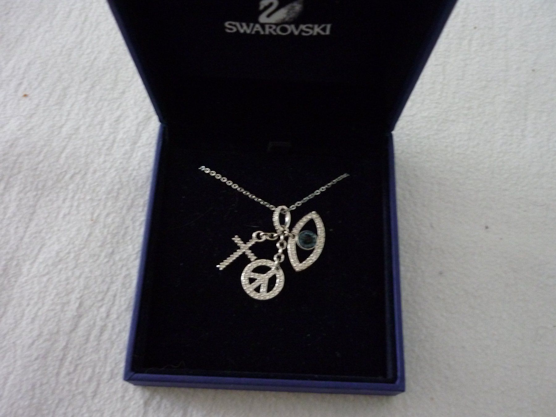 Swarovski Ketten: Swarovski Halskette mit 3 versch. Anhänger – Gebraucht aus Vaduz von red94angel