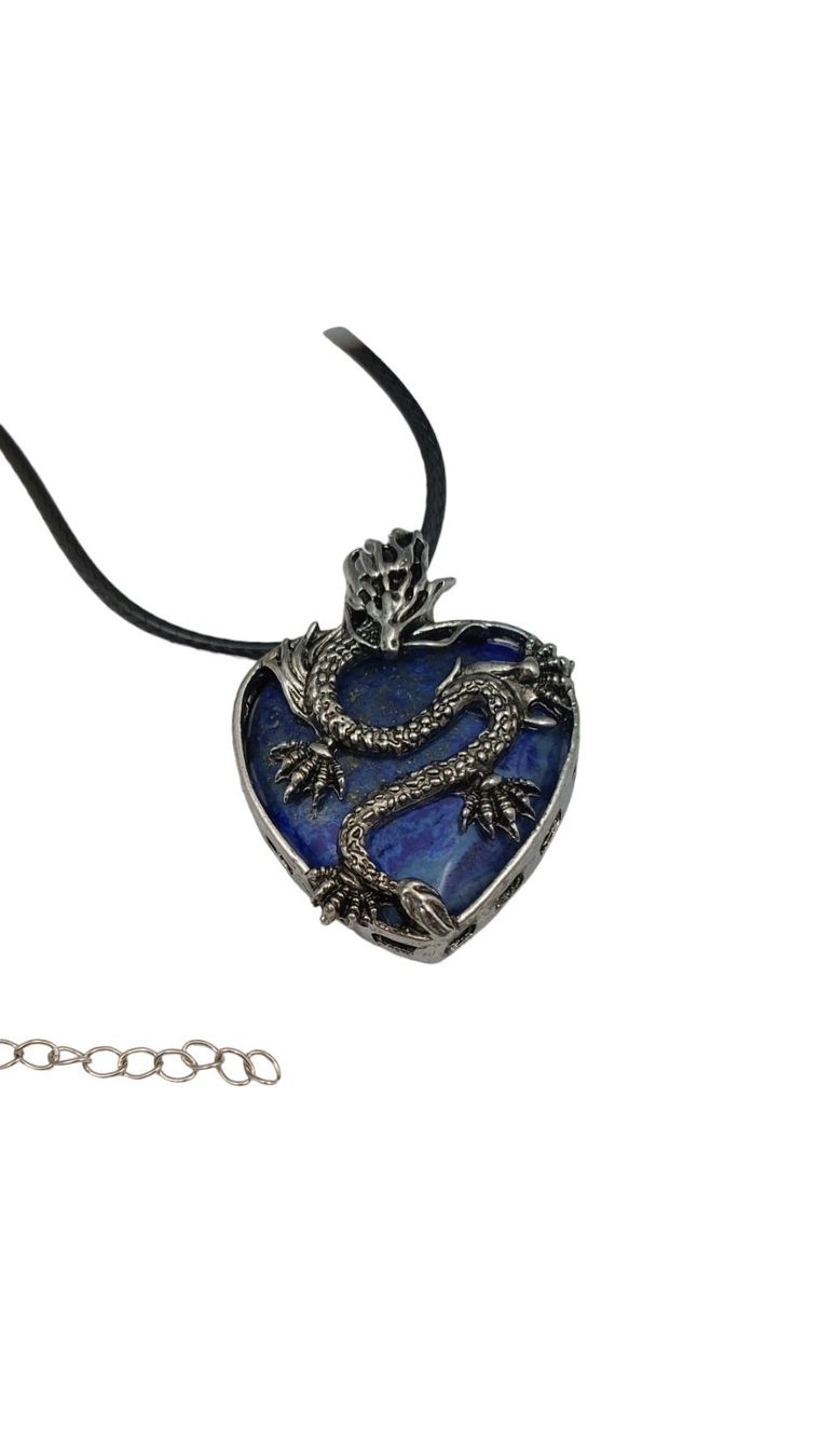 Ciondoli: Halskette mit Drachen Herz Anhänger – Nuovo e nell'imballaggio originale da Zunzgen venduto da WeilerShop