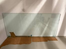 VSG-Glasscheibe für Dusche mit Armaturen