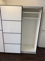 Grosser Pax Kleiderschrank mit Schiebetüren, Top Zustand!
