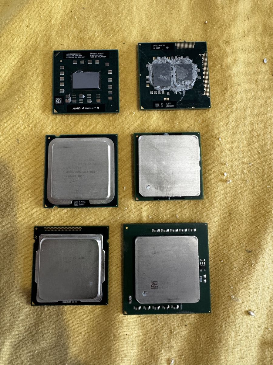 Intel Composants électroniques: Intel AMD processeur – Défectueux à Vevey par Eiden77 1