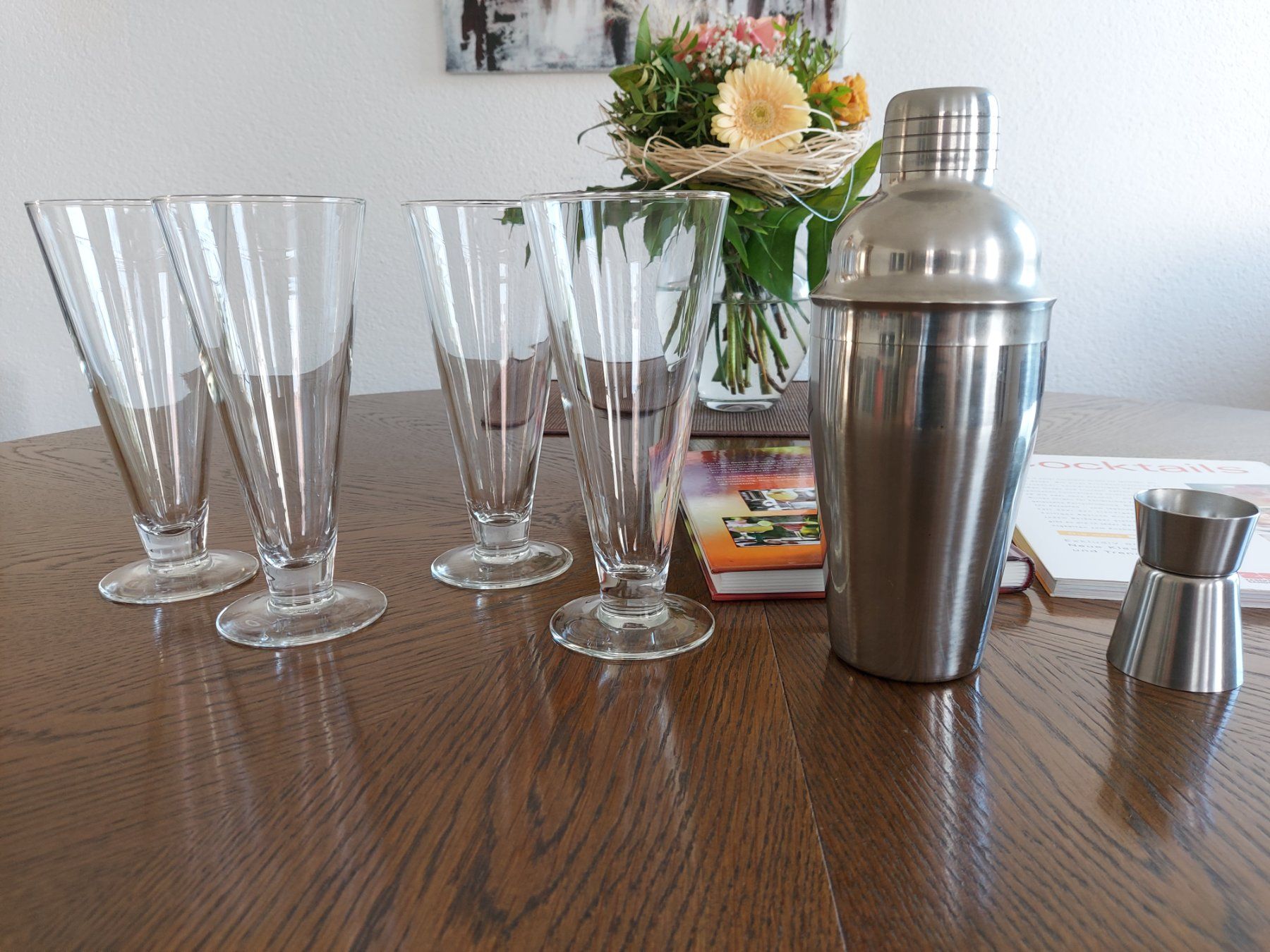 Bicchieri: Cocktail Set + 2 Cocktailbücher + 4 Gläser – Usato da St. Gallen venduto da edel.05 5