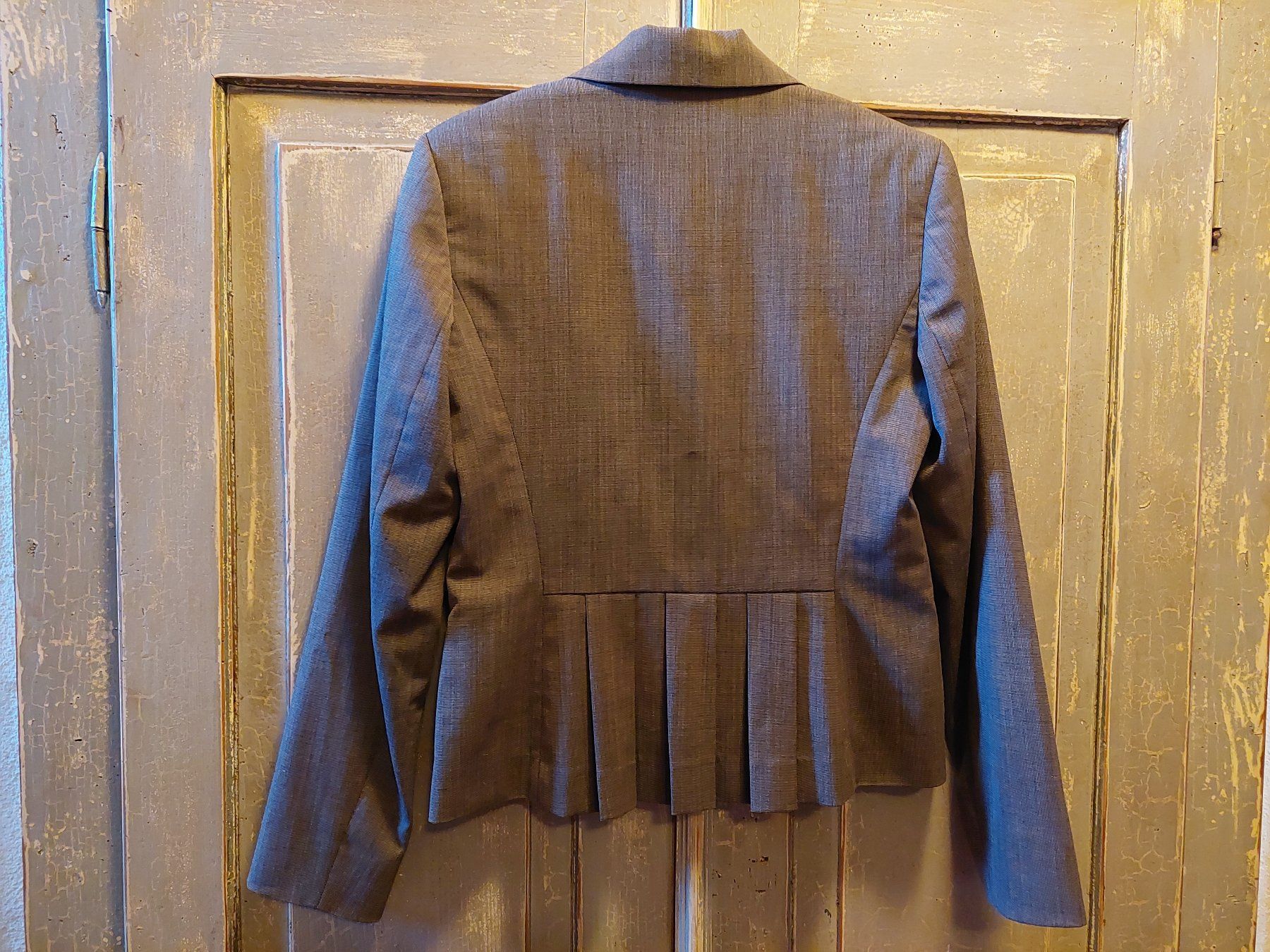 Comma Jacken: Comma . Blazer grau 36 – Gebraucht aus Besenbüren von piculo 1