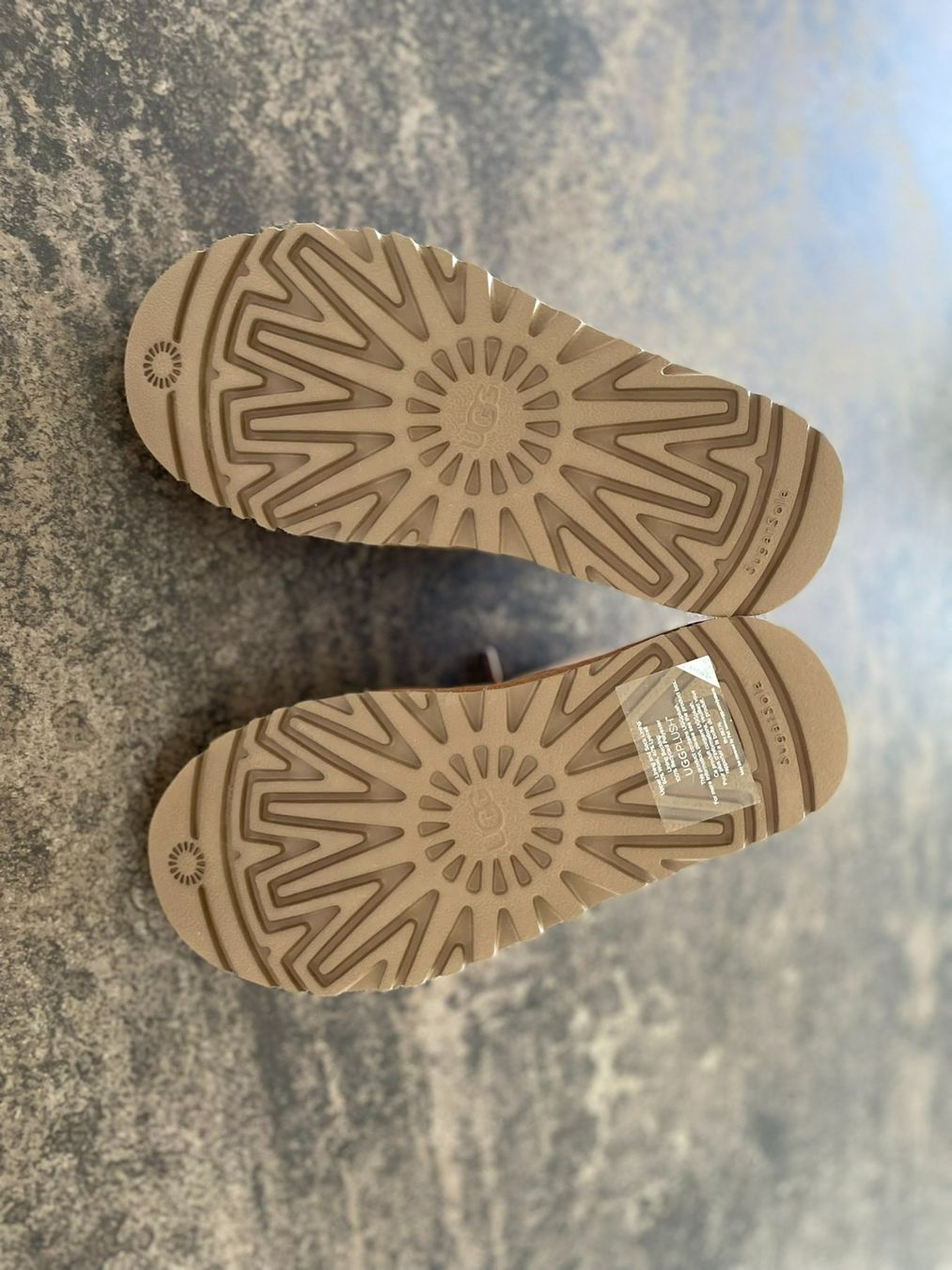 Ugg Scarpe da donna: UGG Femme Botte Neumel – Nuovo e nell'imballaggio originale da Geneve venduto da mge_2pns 5