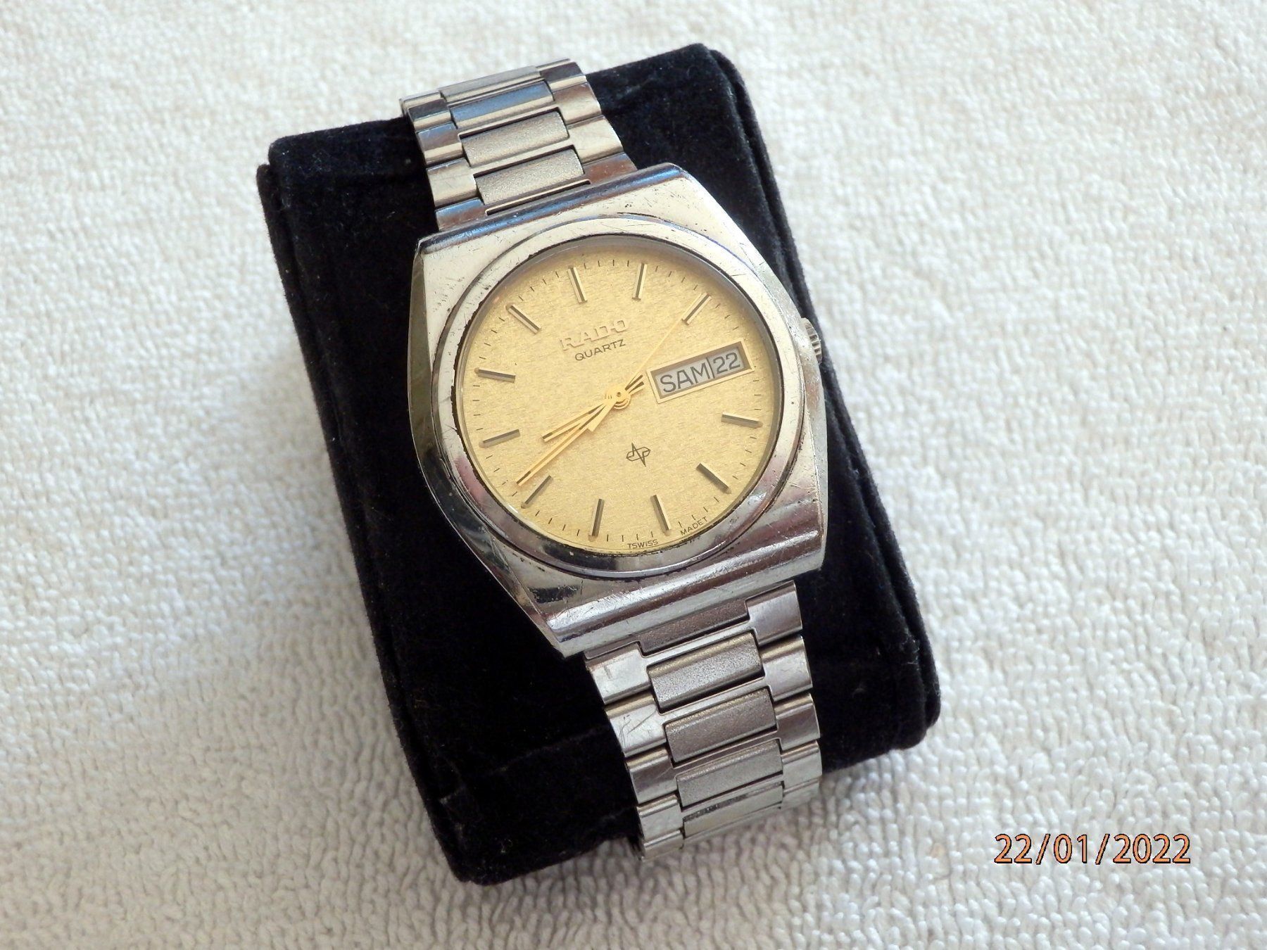 Rado Uhren: Rado, Quartz, Day Date, 35mm, Unisex – Gebraucht aus Ueberstorf von dinbau