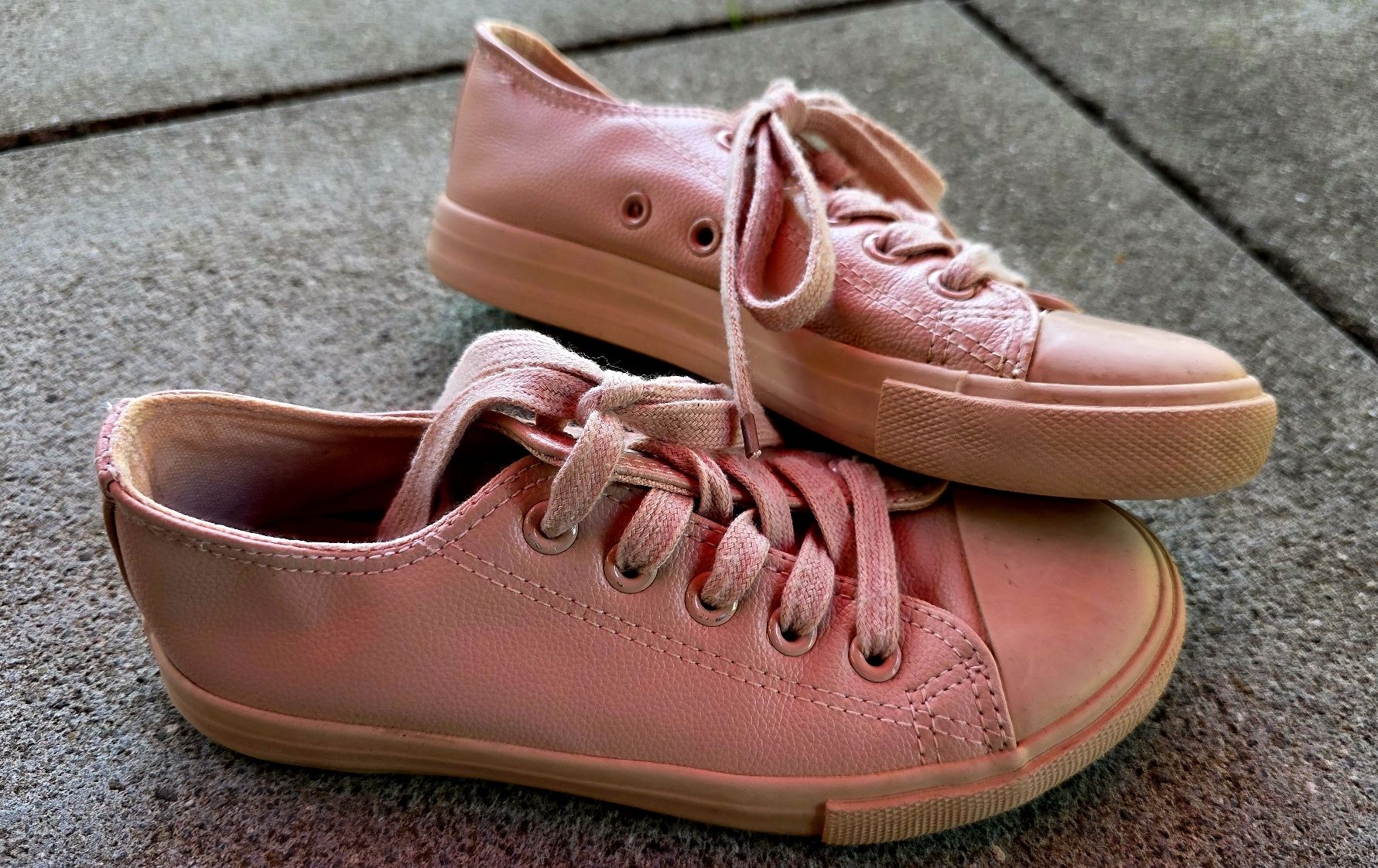 Scarpe per ragazze: Kids Sneakers – Usato da Spreitenbach venduto da nicsusi01 1