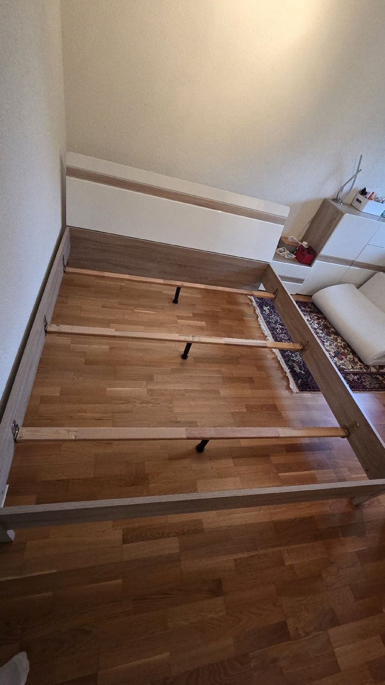 Lits: Bett 180*200 – D'occasion à Einigen par iva_86t8