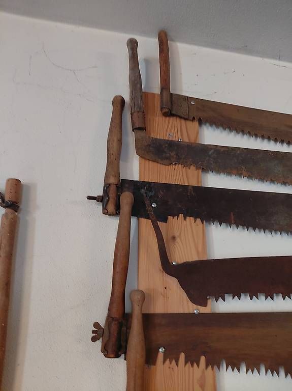 Tutti gli attrezzi: seghe a mano antiche – Usato da Taverne venduto da Peterone 2