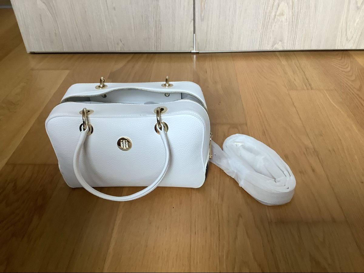 Tommy Hilfiger Borse da donna: Sac à main neuf Tommy Hilfiger – Nuovo (secondo la descrizione) da Begnins venduto da InterSemper 2