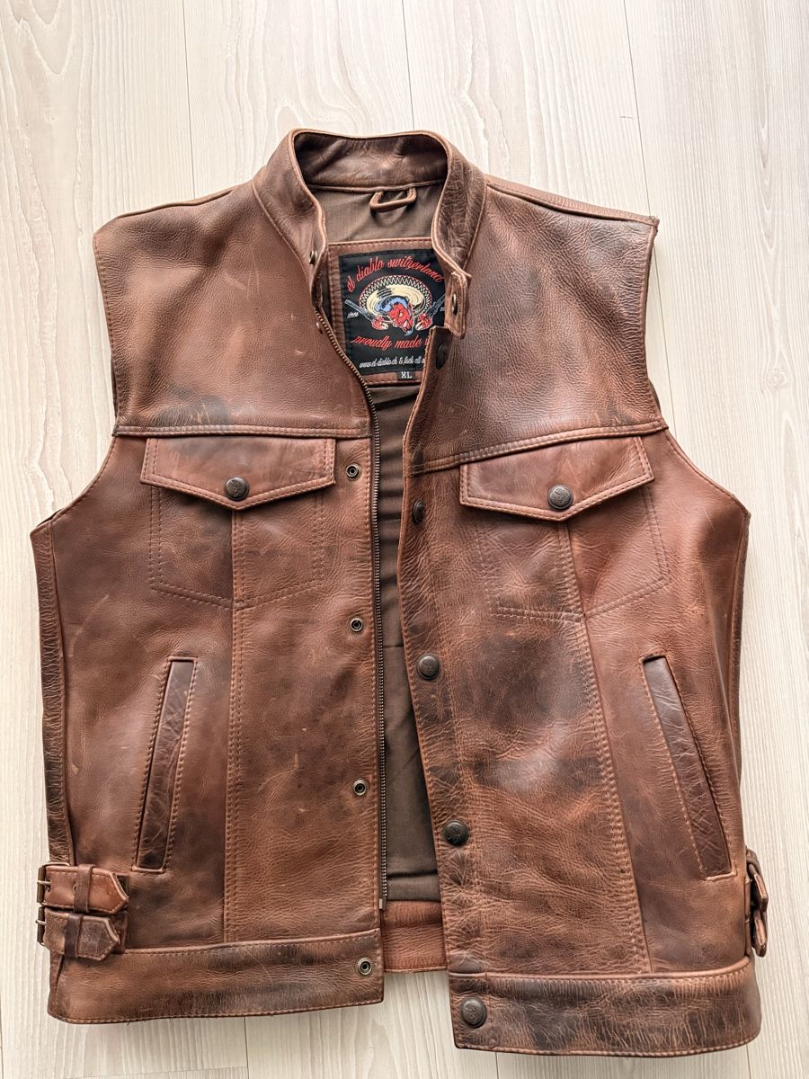 Gilets & Westen: Gilet en cuire EL Diablo – Neu (gemäss Beschreibung) aus Lausanne von stonebankx