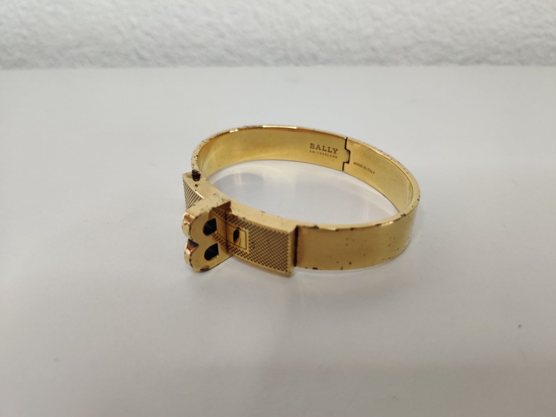 Armbänder & -reifen: BALLY® Armreif – Gebraucht aus Rothrist von turnedking